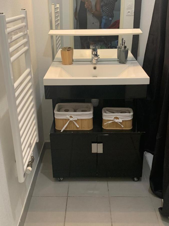 Appartement Lac rose - Parking, Métro, jusqu'à 4 personnes Marselha Exterior foto