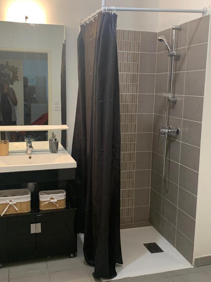 Appartement Lac rose - Parking, Métro, jusqu'à 4 personnes Marselha Exterior foto
